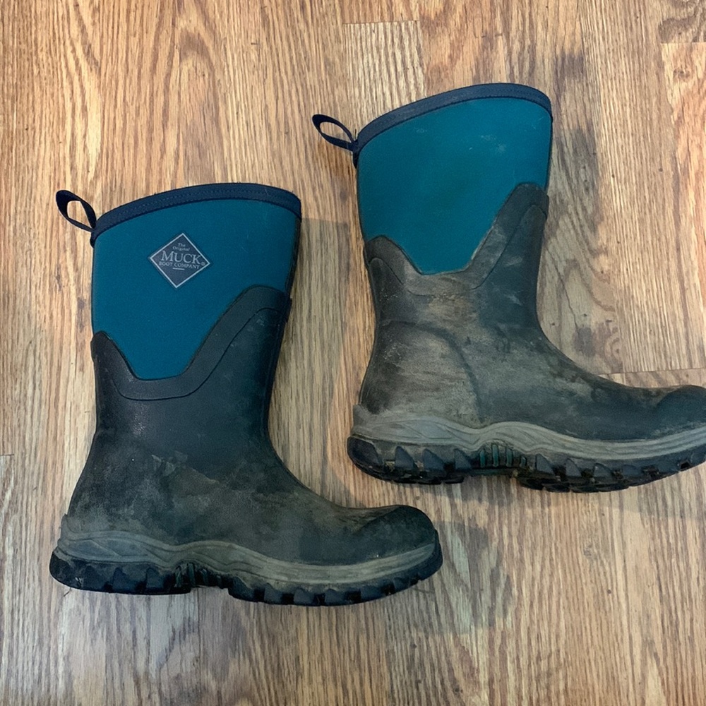 Muck boots Women’s size 5
